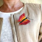 broche papillon rouge jaune mia provence